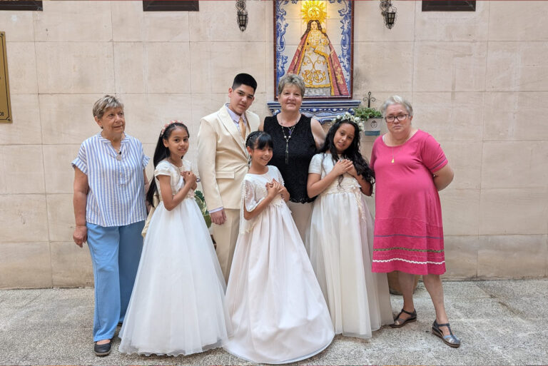 Cuatro niños de nuestra parroquia hicieron la Primera Comunión